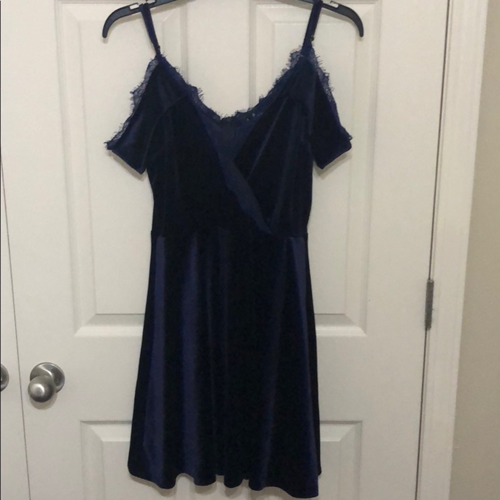 Lulu’s navy blue velvet off the shoulder Worn once